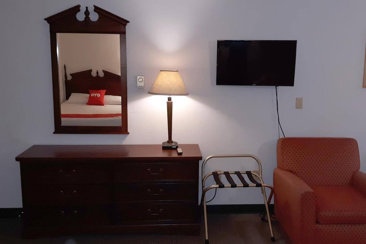 Iron Horse Inn Simsbury Extérieur photo
